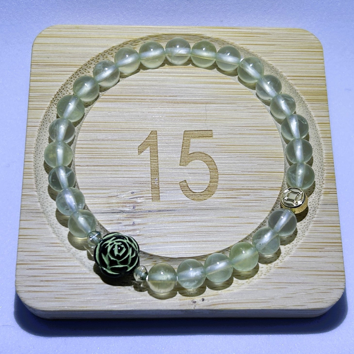 سمفونية الكرم: سوار الشفاء المصنوع يدويًا من الكريستال