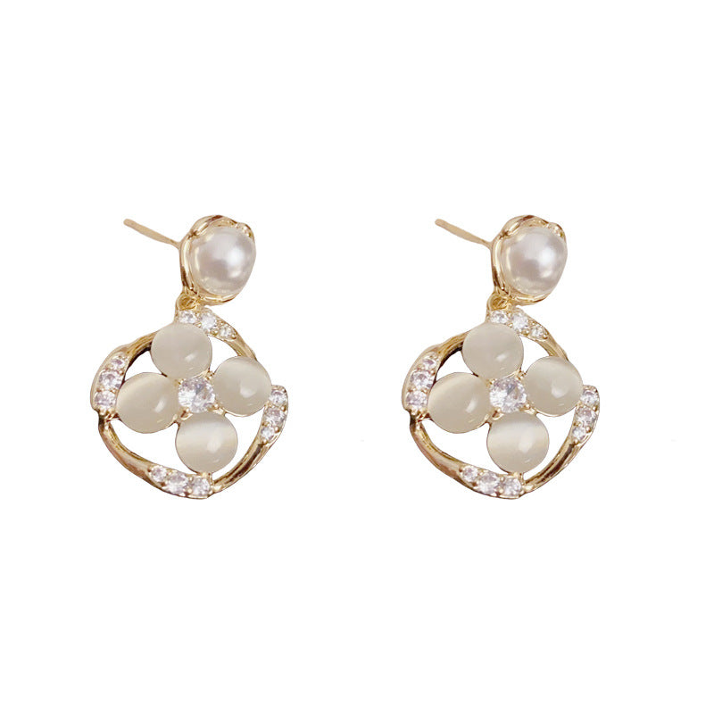 Elegant Flower Petal Geometric Pearl Earrings – Silver Needle Design
