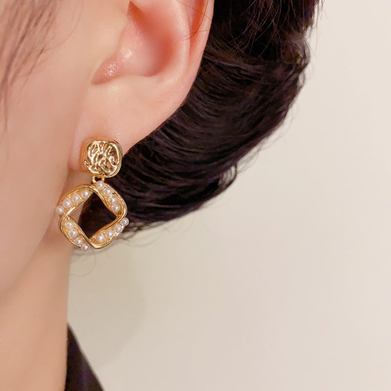 Luxury Metal Square & Pearl Geometric Drop Earrings – Elegant Design