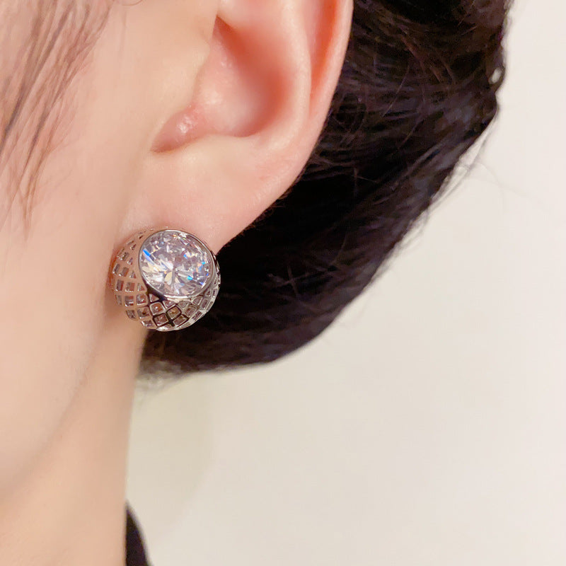 Luxury Metal Mesh & Zircon Round Stud Earrings – Geometric Design