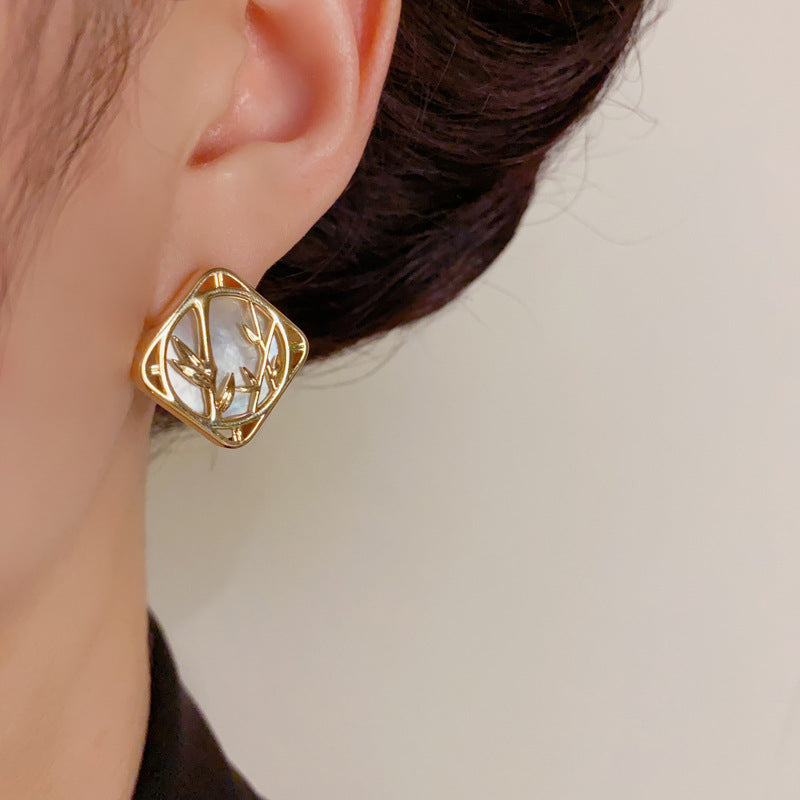 Luxury Shell Bamboo Leaf Stud Gold Earrings – Elegant Floral Design