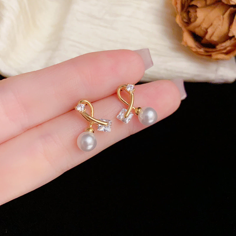 Luxury Square Zircon & Faux Pearl Stud Earrings – Geometric Design