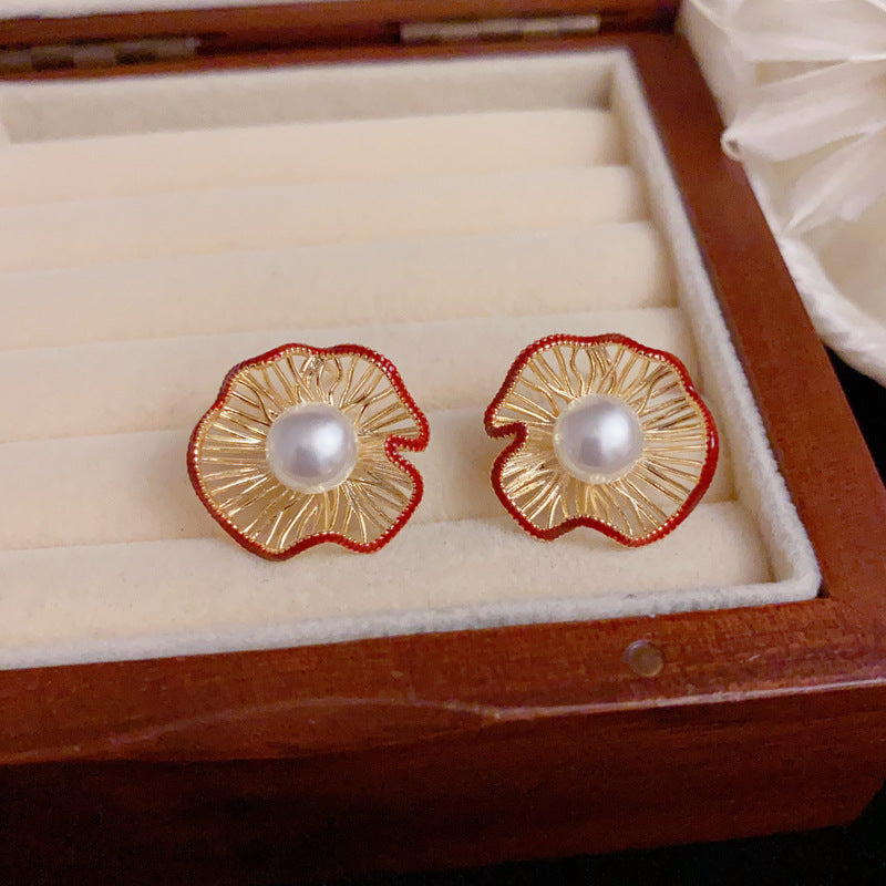 Elegant Red Curled Leaf Pearl Gold Earrings – Floral Design