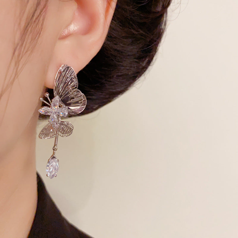 Luxury 3D Butterfly Tassel Drop Earrings – Elegant Design