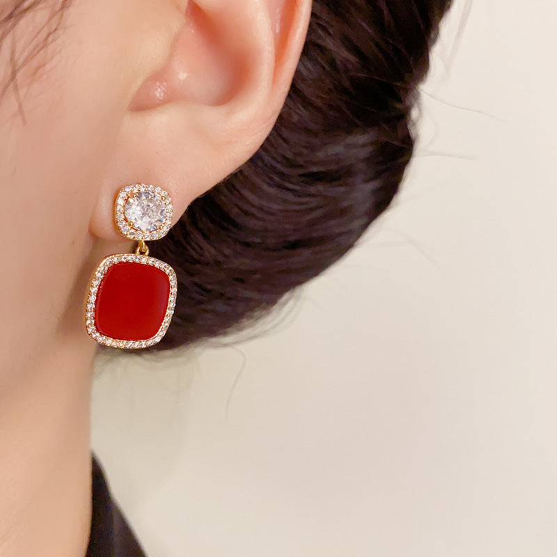 أقراط متدلية من الذهب عيار 14 قيراطًا مطلية بالزركون الهندسي - تصميم أنيق