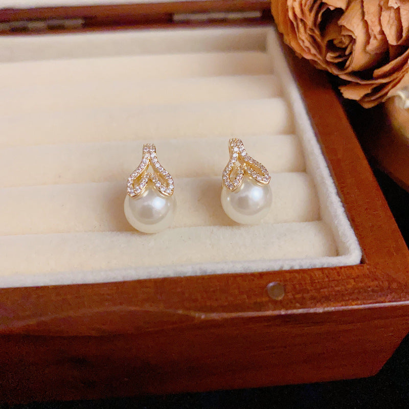 Elegant Zircon Leaf & Pearl Stud Earrings – Silver Geometric Design