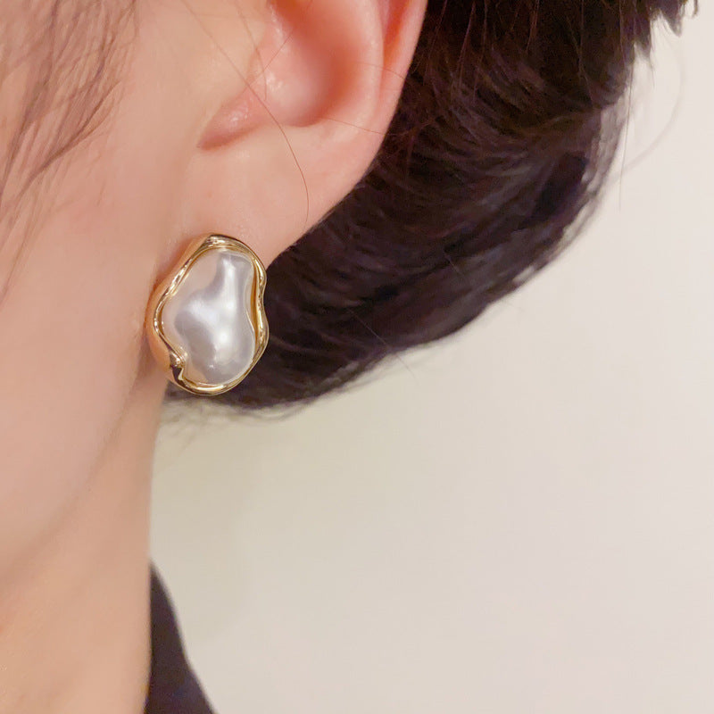 14K Gold Luxury Irregular Pearl Earrings – Elegant Geometric Design