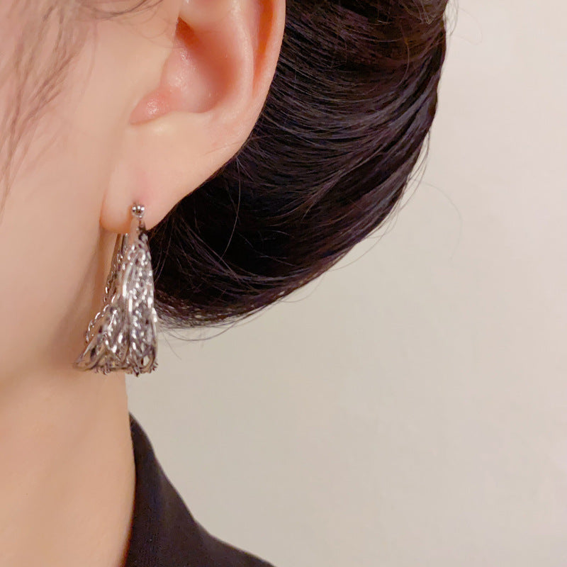 Luxury Twisted Rope Teardrop Ear Cuff Earrings – Geometric Design