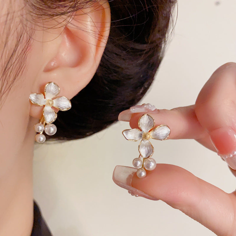 Enamel-Coated Flower Petal & Pearl Drop Gold Earrings - Elegant Design