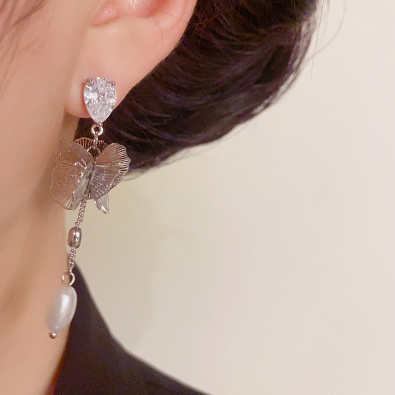 Luxury Hollow Flower & Pearl Tassel Drop Earrings – S925 Silver Needle