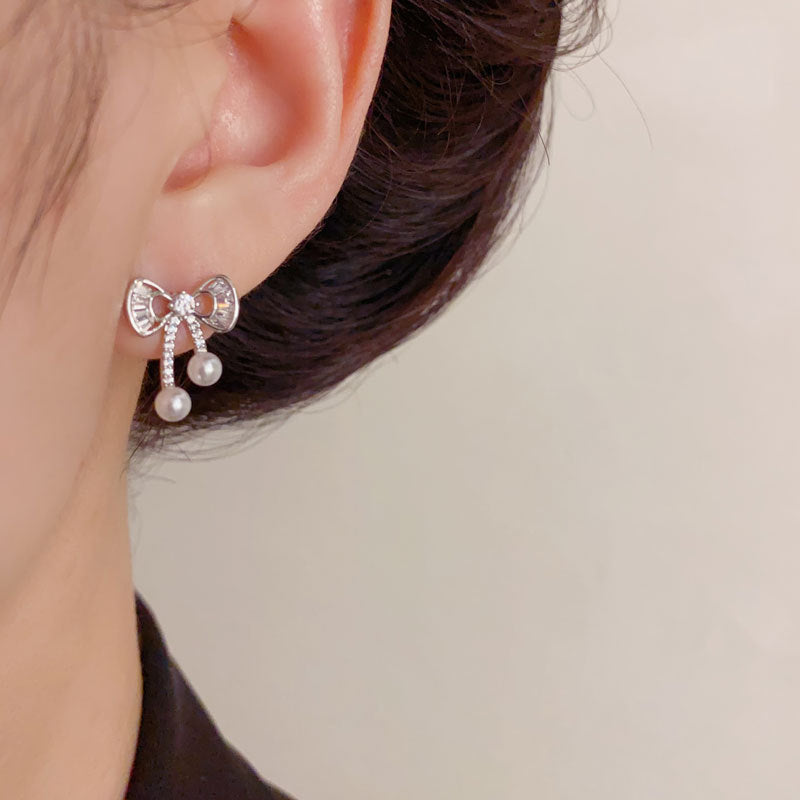 Luxury Zircon Bow Pearl Stud Earrings – Elegant Design