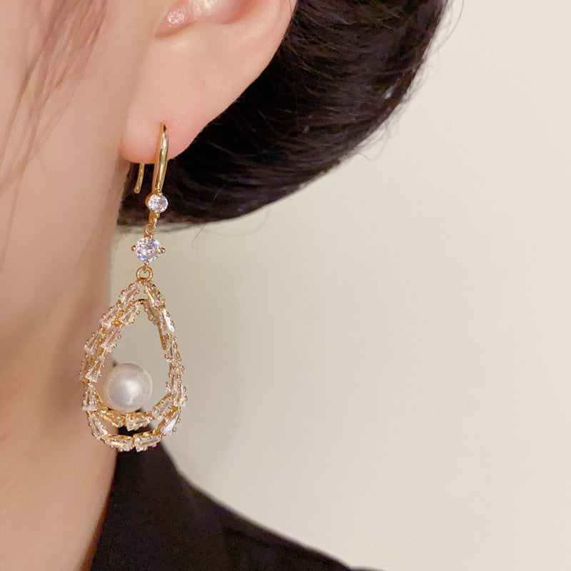 Luxury Zircon Droplet & Pearl Drop Earrings – Nature-Inspired Design