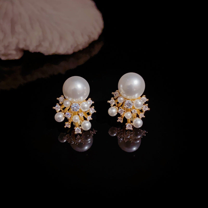 Luxury Zircon & Pearl Stud Earrings – Elegant Design
