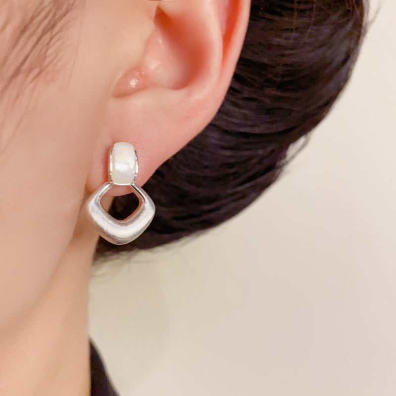 14K Gold Brushed Metal Mother-of-Pearl Rhombus Earrings – Chic Design