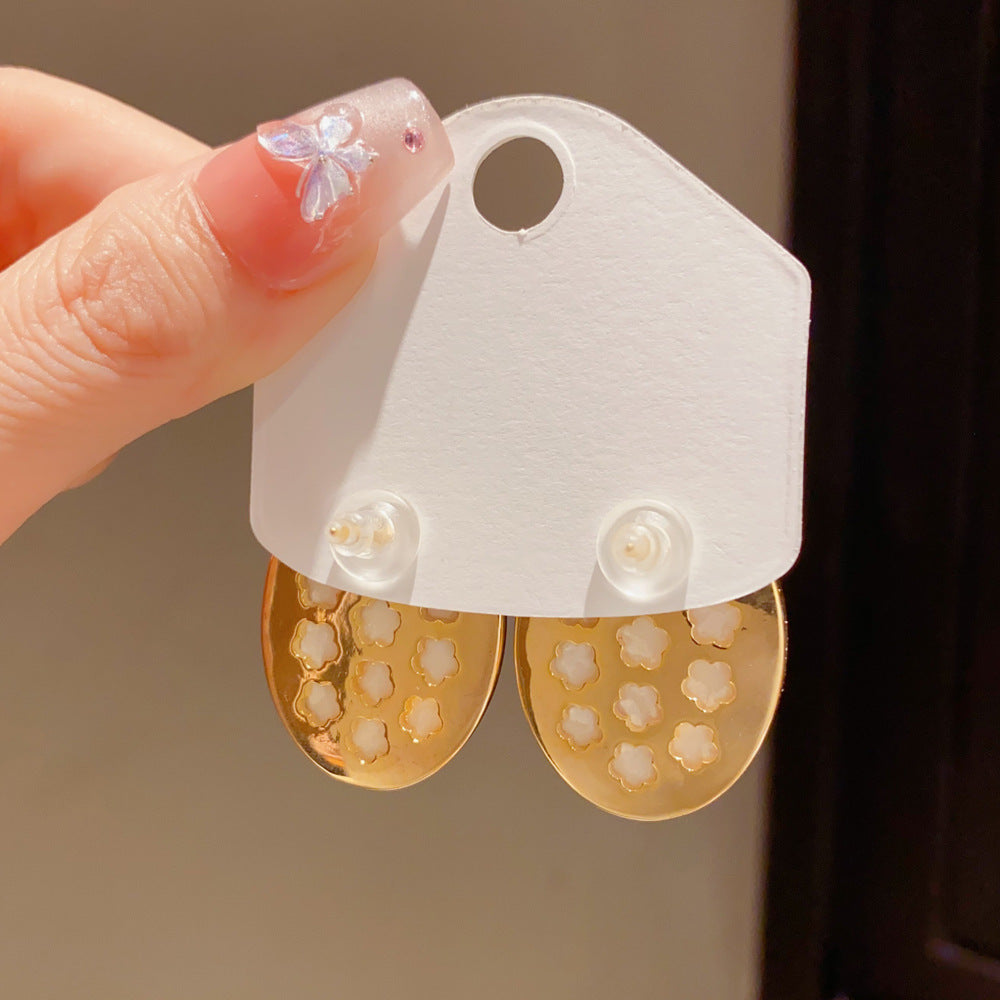 Eaioncol Oval Cotton Pearl Stud Earrings Gold