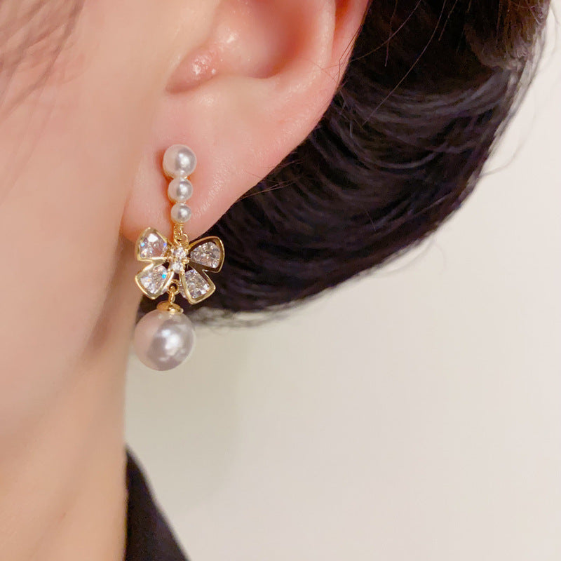 Luxury Bow & Pearl Ear Clip Earrings – No Piercing Elegant Design