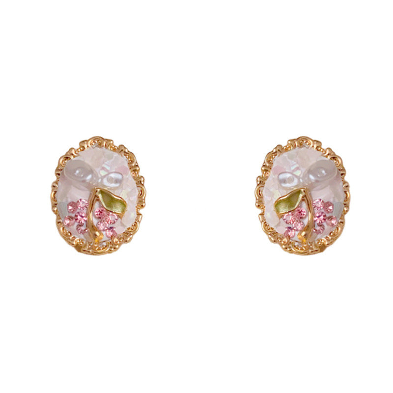 Crushed Shell & Pearl Flower Oval Stud Gold Earrings – Elegant Design