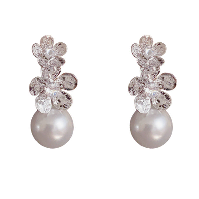 Elegant Metal Petal & Pearl Earrings – Floral Design