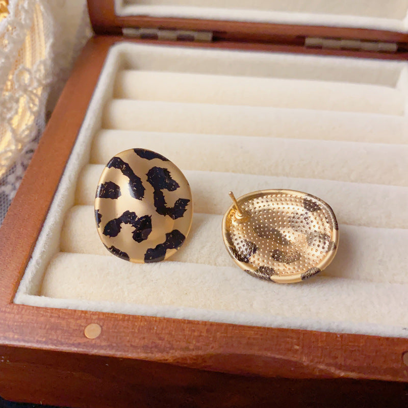 Luxury Leopard Oval Stud Earrings – Elegant Retro Design