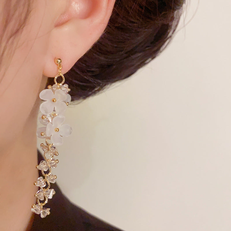 Luxury White Petal & Zircon Tassel Drop Earrings – S925 Silver Needle