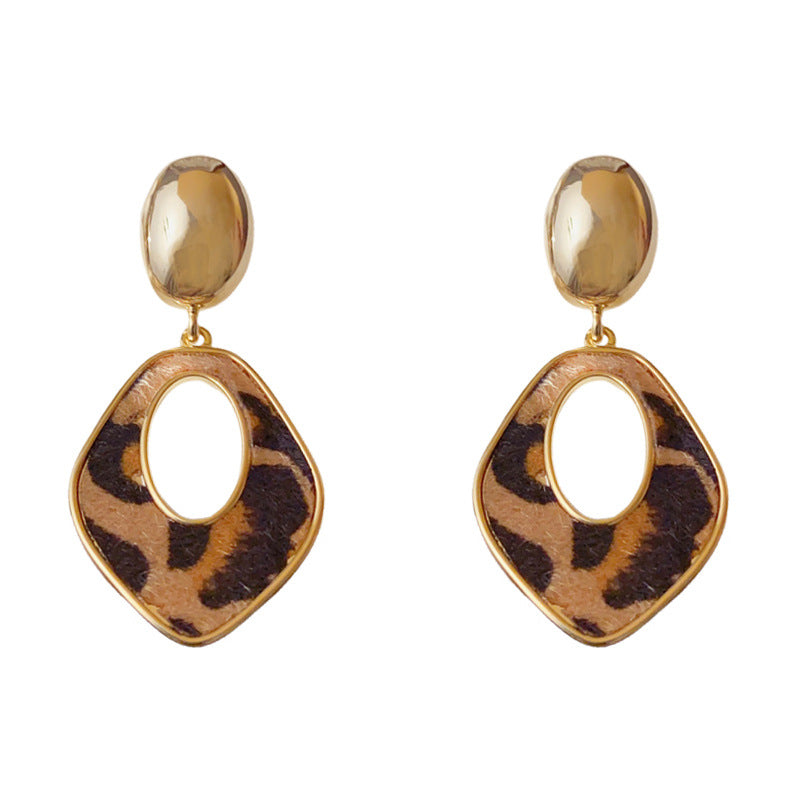 Luxury Geometric Leopard Print Horsehair Earrings – Elegant Design