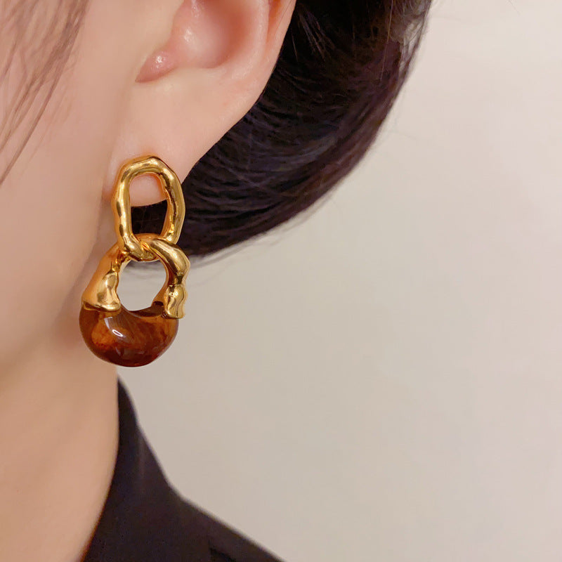 Luxury 18K Chain & Resin Oval Drop Earrings – French Retro Design