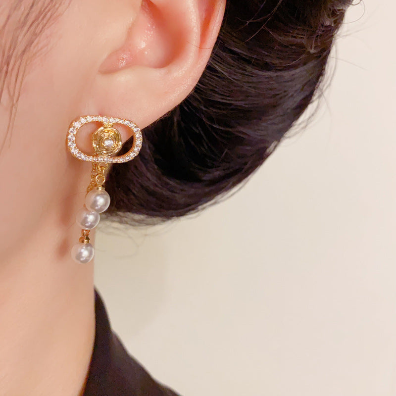 Luxury D Letter Dual-Wear Pearl Tassel Drop Earrings – Elegant Design