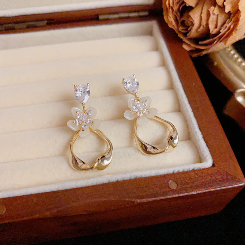 Minimalist Petal Geometric Tassel Drop Earrings – S925 Silver Needle