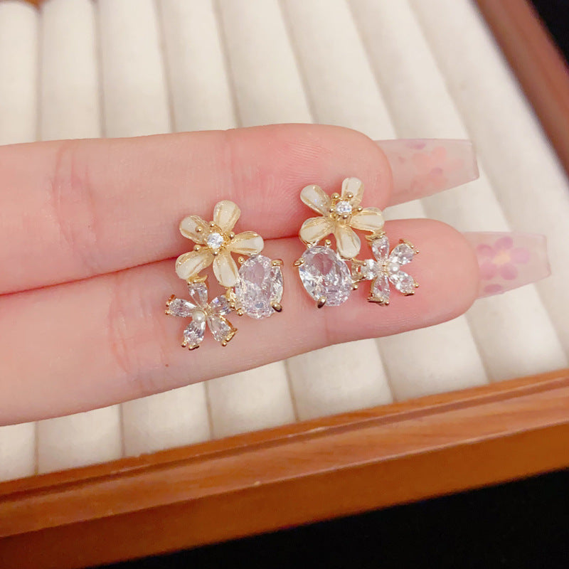 Eaioncol Oval CZ Petal Stud Earrings Gold