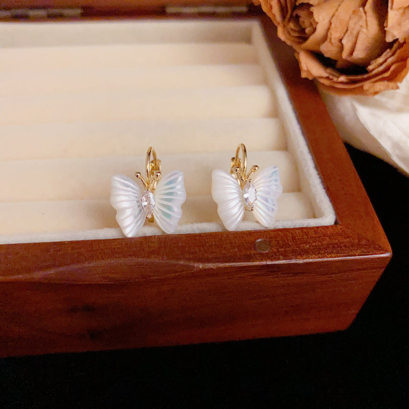 Luxury Mother-of-Pearl Butterfly Ear Cuff Earrings – Elegant Design