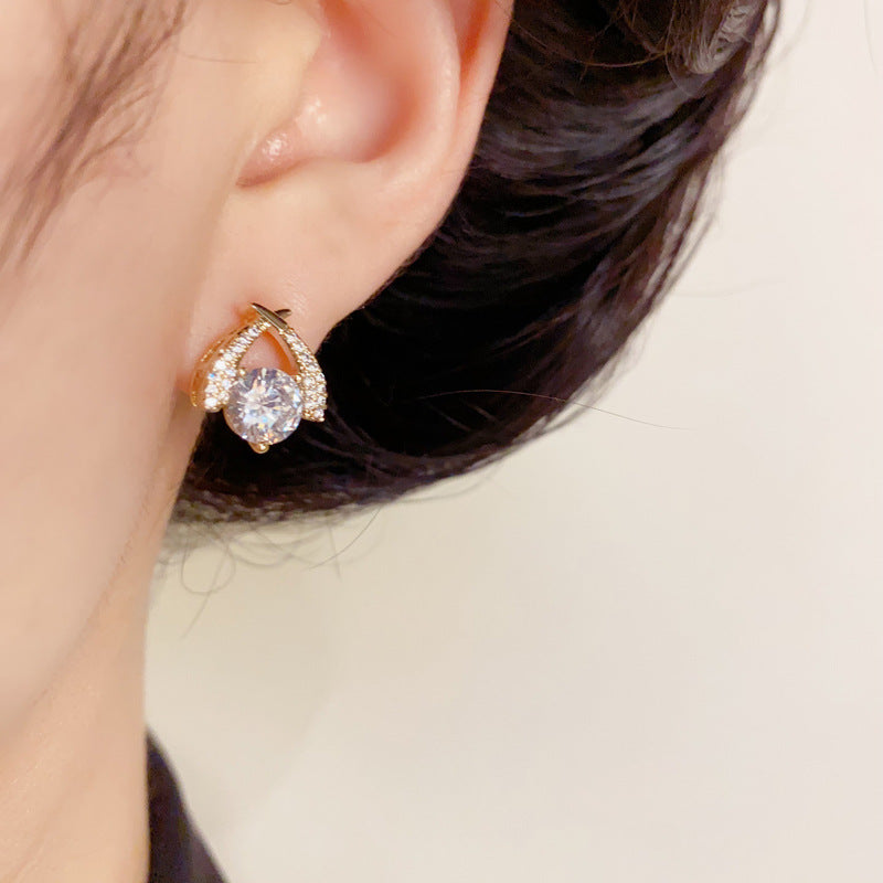 14K Gold-Plated Crystal Cross-Line Stud Earrings – Chic Geometric Design