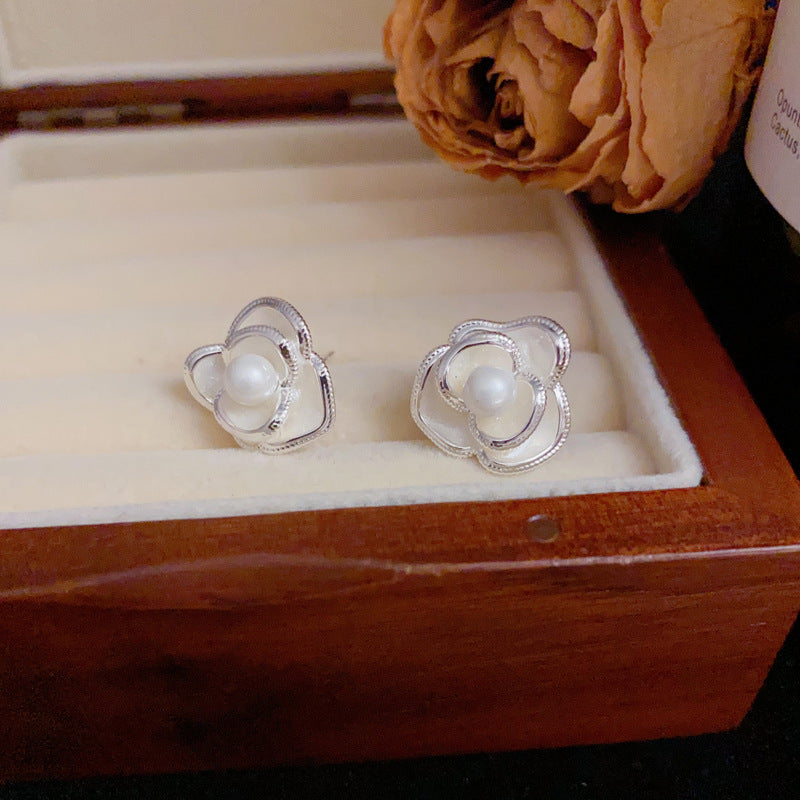 Luxury Metal Flower Stud Sliver Earrings – Elegant Floral Design