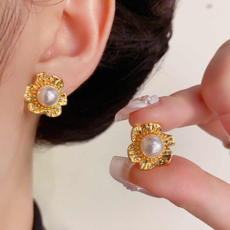 Luxury Metal Pearl & Flower Stud Gold Earrings – Floral Design