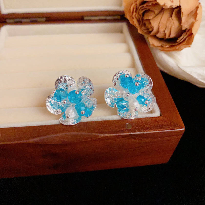 Luxury Crystal & Freshwater Pearl Flower Stud Earrings– Elegant Design