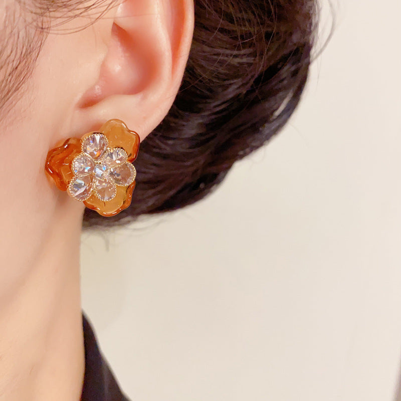 Elegant Double-Wear Petal Stud Earrings – Floral Design