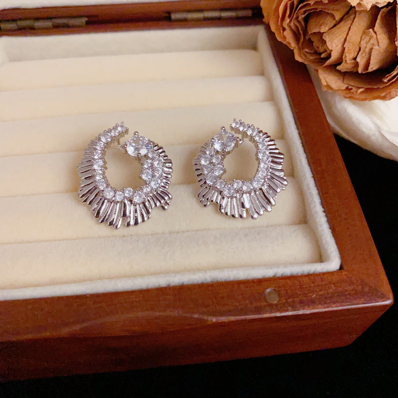 Luxury Zircon Metal Irregular Earrings – Geometric Elegant Design