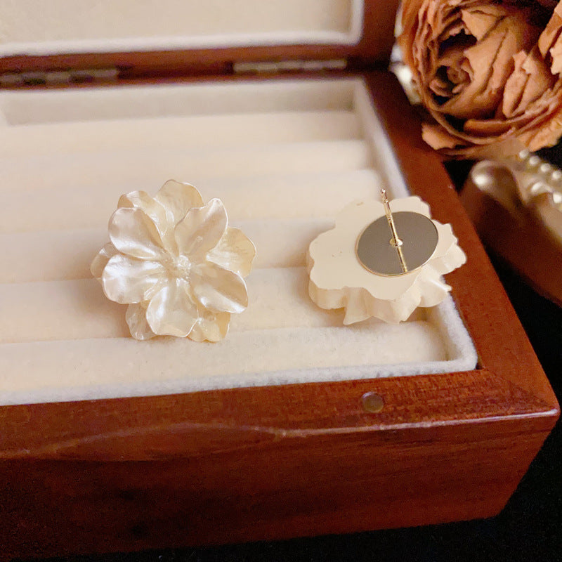 Elegant Flower Petal Stud Floral Earrings – S925 Silver Needle Design