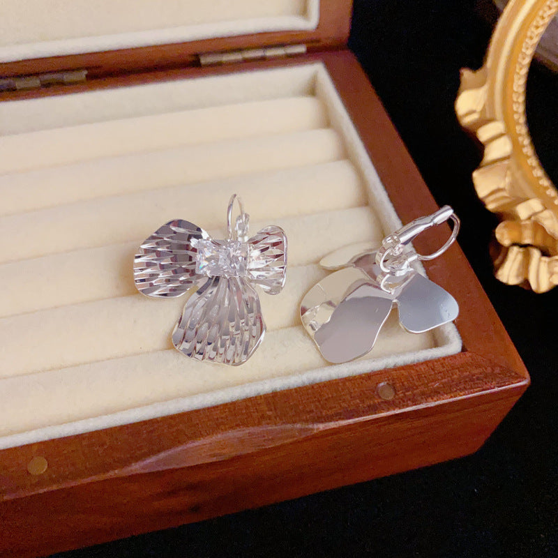 16K Gold Elegant Zircon Textured Petal Earrings – Floral Design