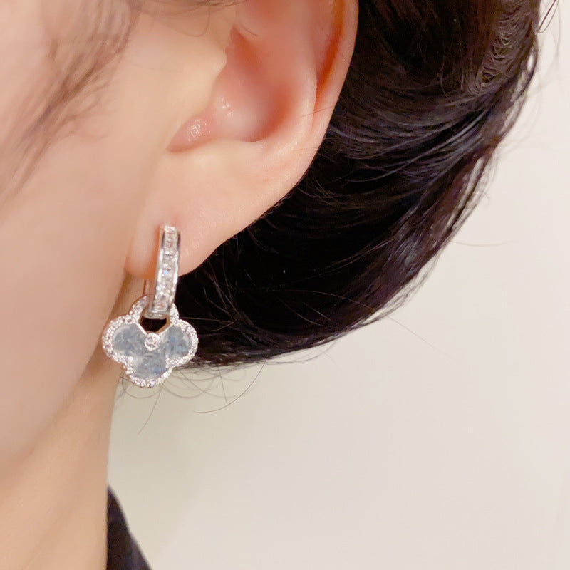 14K Gold Crystal Four-Leaf Flower Earrings – Elegant Sweet Design