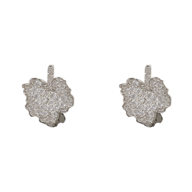 Elegant Full-Zircon Maple Leaf Ear Clip – Non-Piercing Clip-On Design