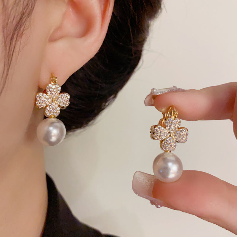 Luxury Double-Sided Four-Leaf Flower & Pearl Earrings – Elegant Design