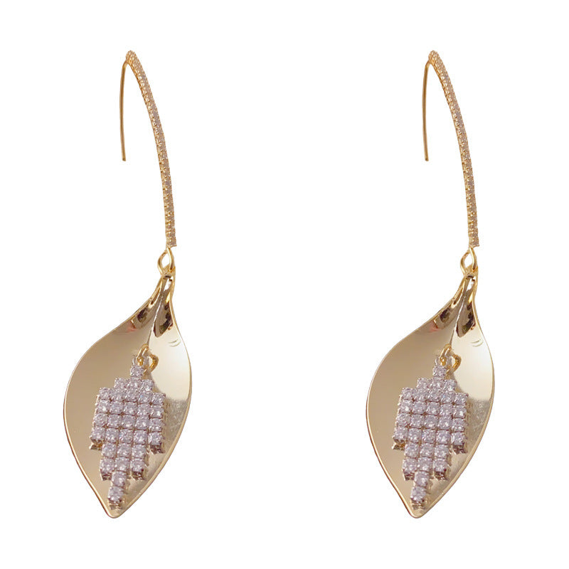 Luxury Gold-Silver Two-Tone Leaf Tassel Drop Earrings – Elegant Design