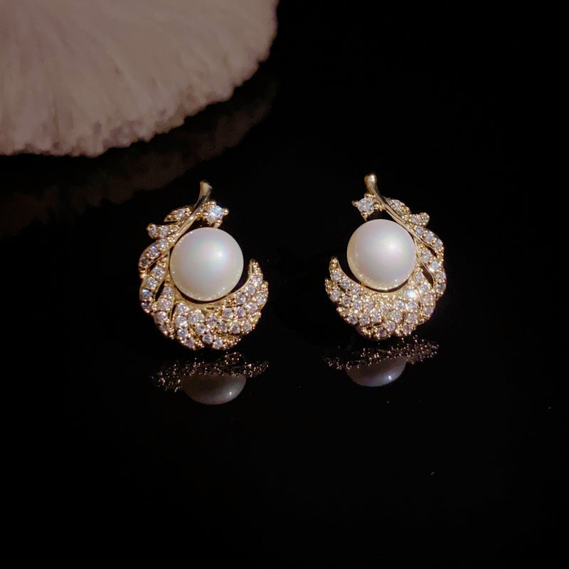 14K Gold-Plated Feather Pearl Stud Earrings – Delicate & Shiny Design