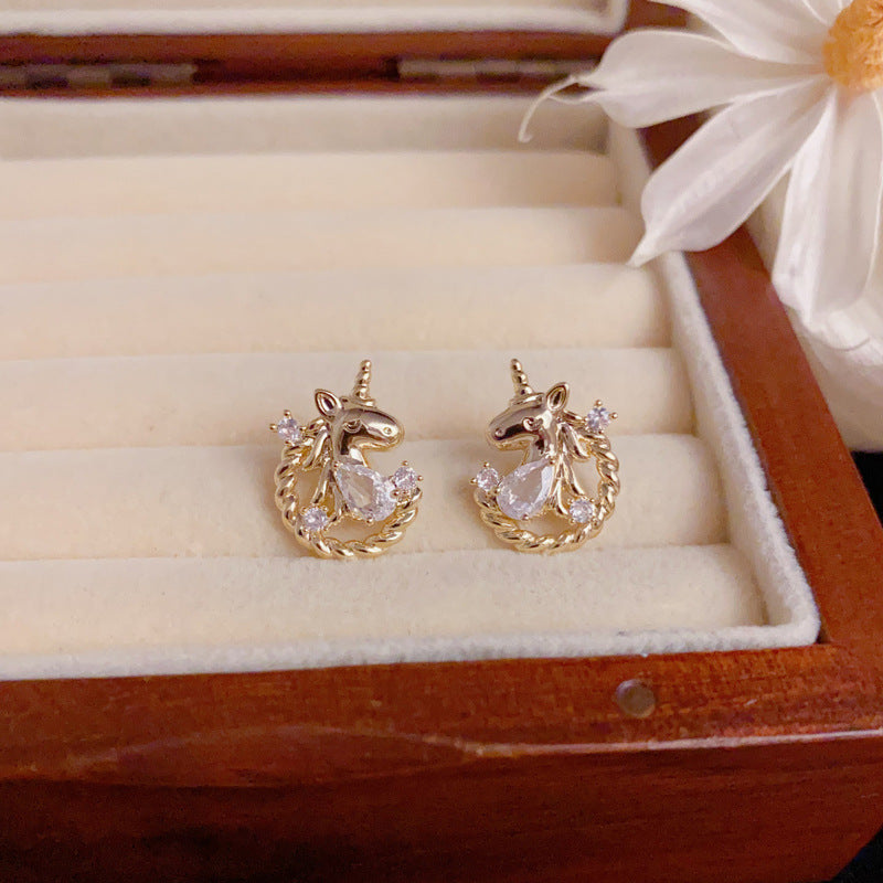 Luxury Zircon Wooden Horse Stud Gold Earrings – Elegant Design