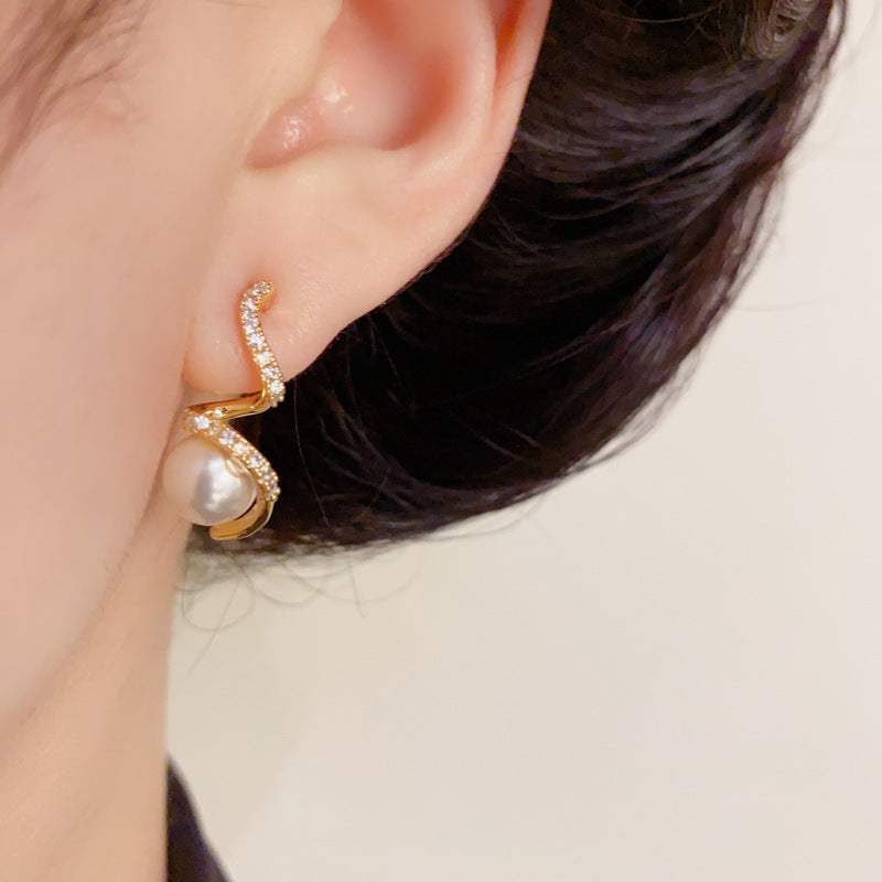 14K Gold Pearl Drop Earrings with Rhinestone Wrap – Elegant Design