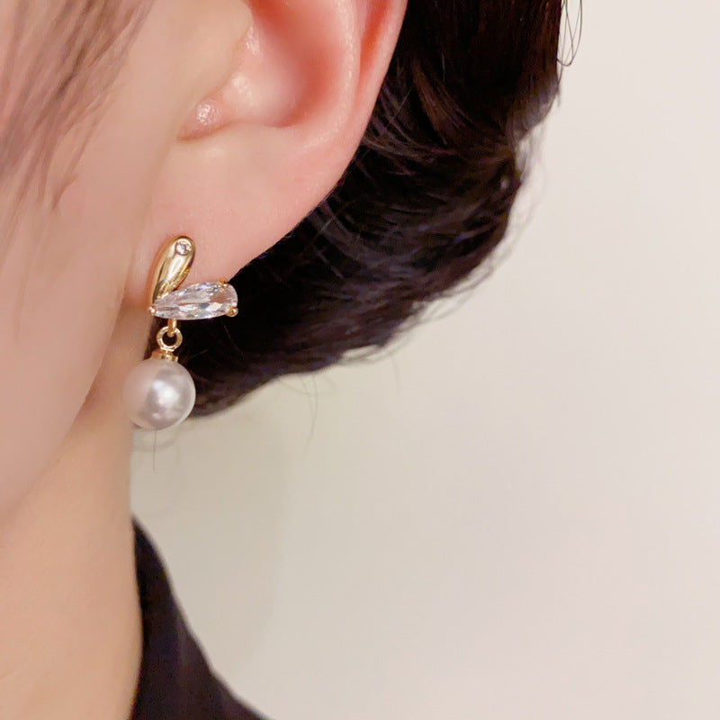 14K Gold-Plated Heart Pearl Drop Earrings – Sweet Minimalist Design