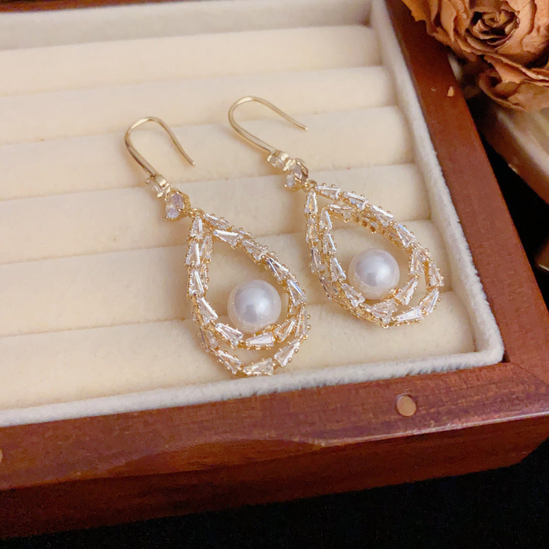 Luxury Zircon Droplet & Pearl Drop Earrings – Nature-Inspired Design