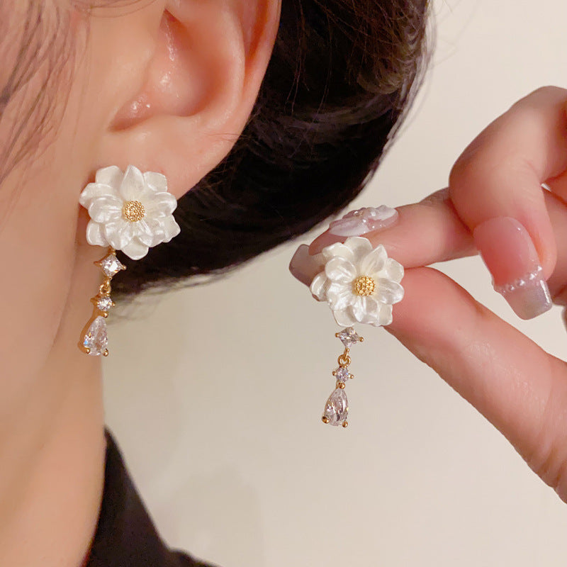 Luxury Camellia Flower & Droplet Tassel Drop Earrings – Elegant Design