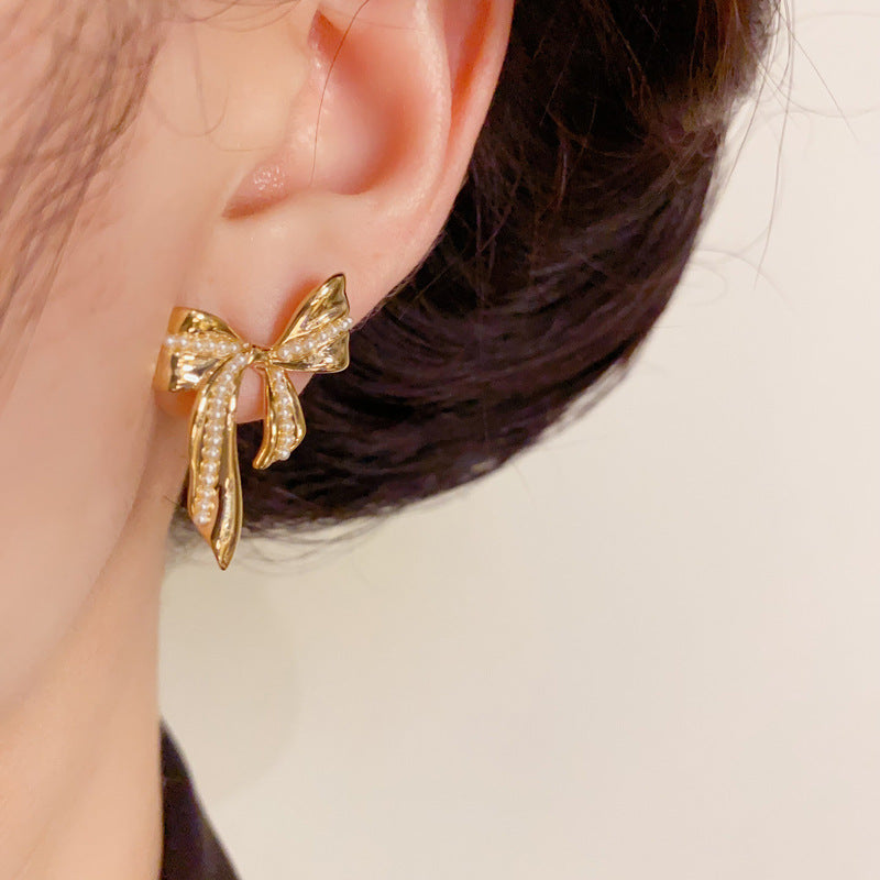 14K Gold Minimalist Pearl & Metal Bow Stud Earrings – Elegant Design
