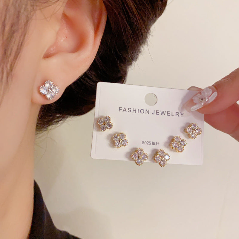 14K Gold-Plated Full Diamond 4Leaf Clover Earring Set - Elegant Design